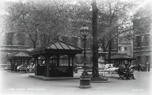 Showcasing Prints: Barts Hospital Courtyard