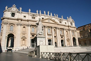 Images Dated 9th August 2005: Basilica of Saint Peter. Vatican City