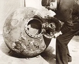 Swept Prints: A Basque soldier taking apart a Nationalist mine (sea mine) in Bilbao