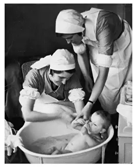 Nurses Prints: Bathing Baby