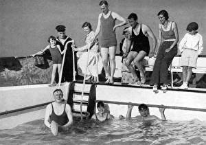 Amusements Gallery: Bathing pool on a cruise liner
