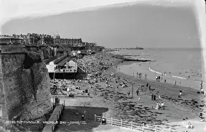 Cliftonville Prints: Beach Day at Walpole Bay