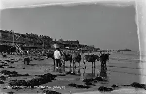 Cliftonville Prints: Beach Scene at Walpole Bay