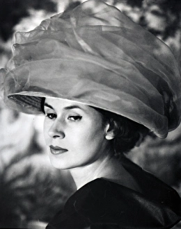 Beaton Gallery: Beautiful woman wearing Cecil Beaton-style hat