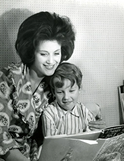 Mother/Children Reading