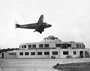 Liner Collection: The beehive terminal building at Gatwick Airport in 1937