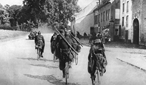 Images Dated 13th March 2017: Belgian cyclist scouts