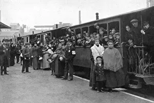Refugee Prints: Belgian refugees leaving Antwerp for England 1914