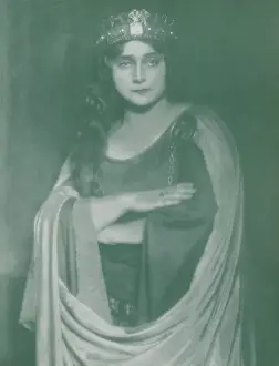 Bella Prints: Bella Fortner-Halbaerth as Isolde