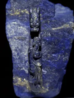 Belt-hook in lapis lazuli