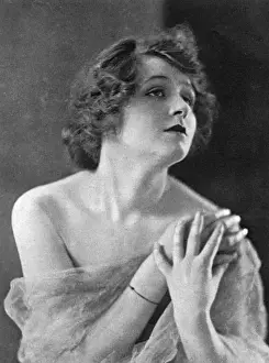 Billie Prints: Billie Carleton