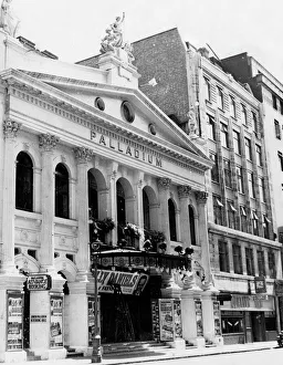 Images Dated 29th November 2011: Billy Daniels at the Palladium