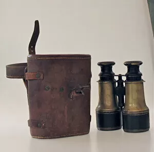 Firearms Collection: Binoculars in leather case by Lemaire, Paris - WWI era