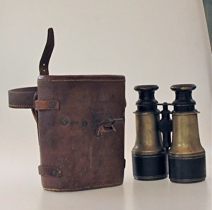 Firearms Collection: Binoculars in leather case by Lemaire, Paris - WWI era