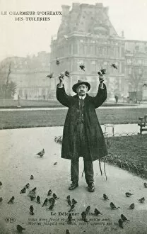 Bird Man Gallery: Bird charmer of the Tuileries Gardens, Paris