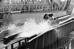 Images Dated 31st August 2011: Blackpool Log Flume