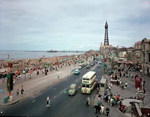 Blackpool - Promenade by night