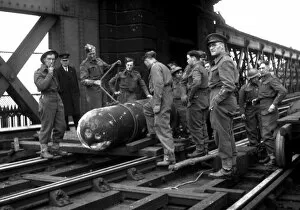 1941 Collection: Blitz in London -- bomb disposal at Charing Cross