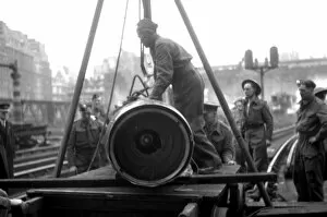 Bombing Collection: Blitz in London -- bomb disposal at Charing Cross