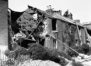 Blitz in London -- clearance and repair of bomb damage