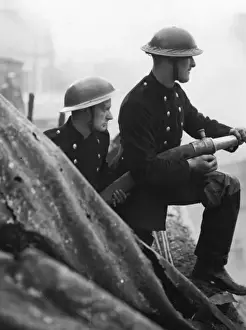 Blitz in London -- firefighters at work, WW2