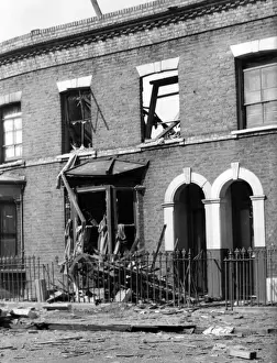 Gutted Prints: Blitz in London -- house in Carew Street, WW2