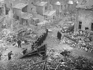 Bombed Gallery: Blitz in London -- pulling debris clear, WW2