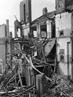 Gutted Prints: Blitz in London -- a ruined building, WW2