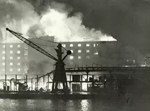Images Dated 31st May 2016: Blitz in London -- warehouses, Surrey Docks, WW2