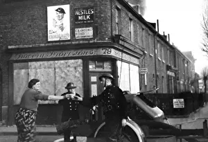 Blitz in London -- a welcome tea break, WW2