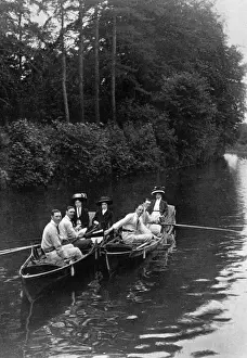 Boaters Prints: Boating on the River Thames, 1909