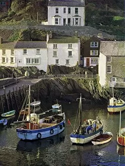 Images Dated 10th April 2017: Boats at Polperro, Cornwall