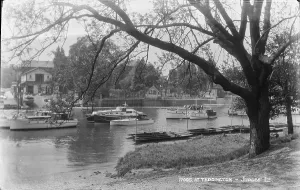 Teddington Prints: Boats at Teddington