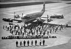 Poses Prints: A Boeing 377 Stratocruiser of Pan American World Airways
