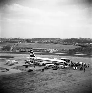 Boeing 707-436 G-APFD first BOAC 707 LAP 1960