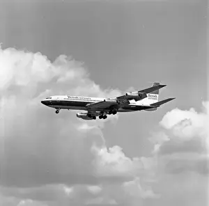 Boeing 707-436 G-APFF British Airtours Gatwick 1974