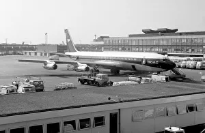 Boeing 707 G-AWHU