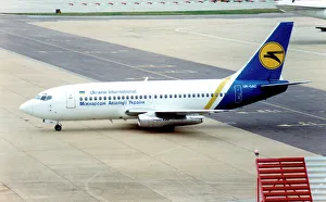 B737 Prints: Boeing 737-247 UR-GAC