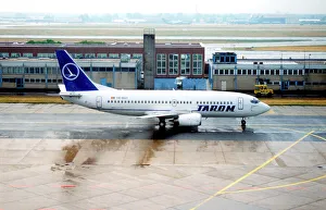 Boeing 737-300 YR-BGY