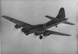 Boeing B-17F captured, flying