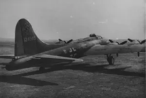 Boeing B-17F captured, (on the ground)