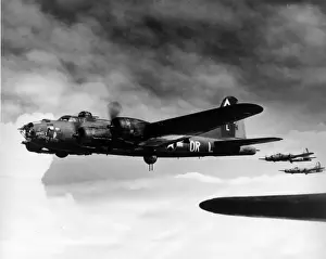 Quartet Prints: Boeing B-17F quartet (forward view, flying)