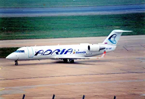 Bombardier CRJ-200-LR S5-AAF