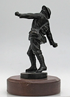 Images Dated 2nd September 2009: A Bomber Bill car mascot, c 1916