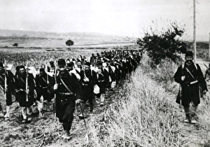 Images Dated 2nd December 2011: Bosnian regiment off to the front, Serbia, WW1