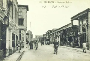 Images Dated 31st March 2011: Boulevard Lalezar, Tehran, Iran