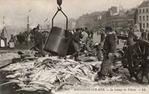 Washes Collection: Boulogne-sur-Mer - The washing of the days catch of fish