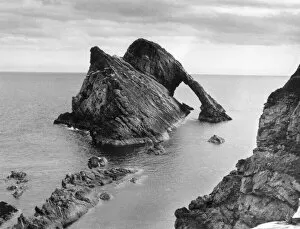 Images Dated 28th March 2011: Bow Fiddle Rock