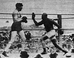 Images Dated 4th December 2018: Boxing match, Jack Johnson v Jess Willard, Havana, Cuba
