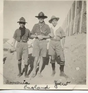 Cordiale Prints: Three boy scouts arm in arm, Egypt